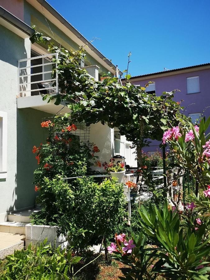 Chillout Apartments With Pool Patricia Fažana Exterior foto