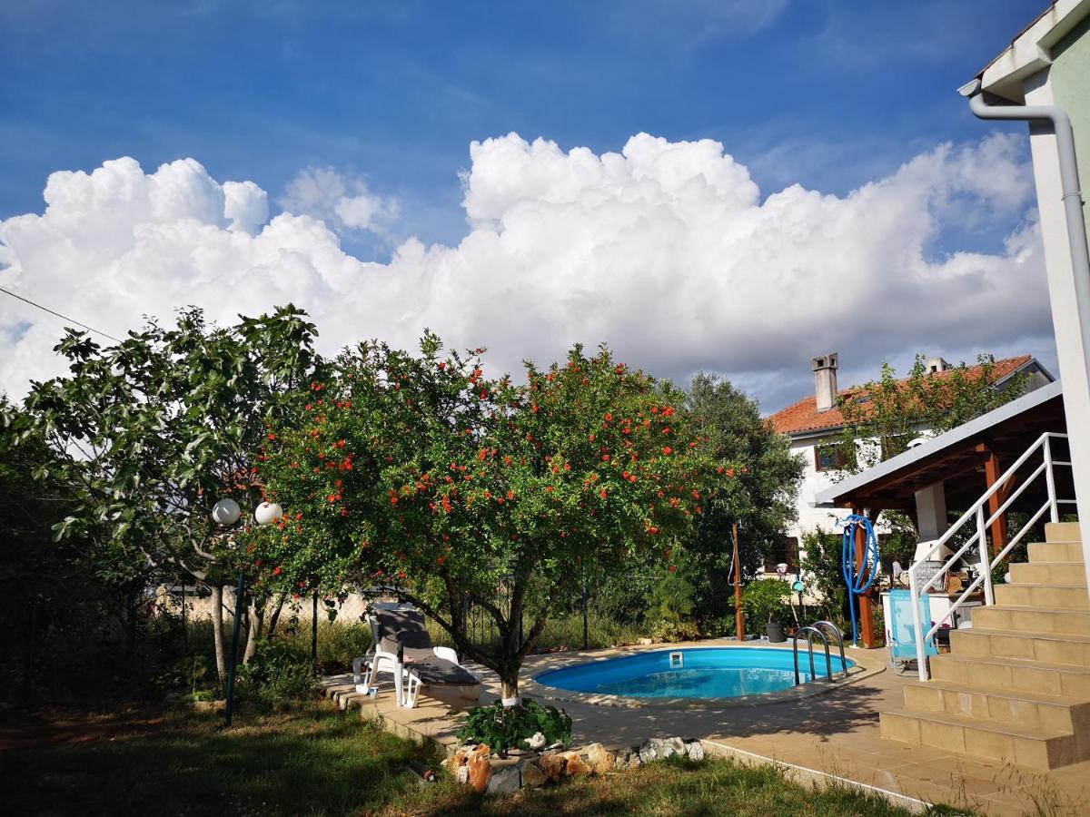 Chillout Apartments With Pool Patricia Fažana Exterior foto