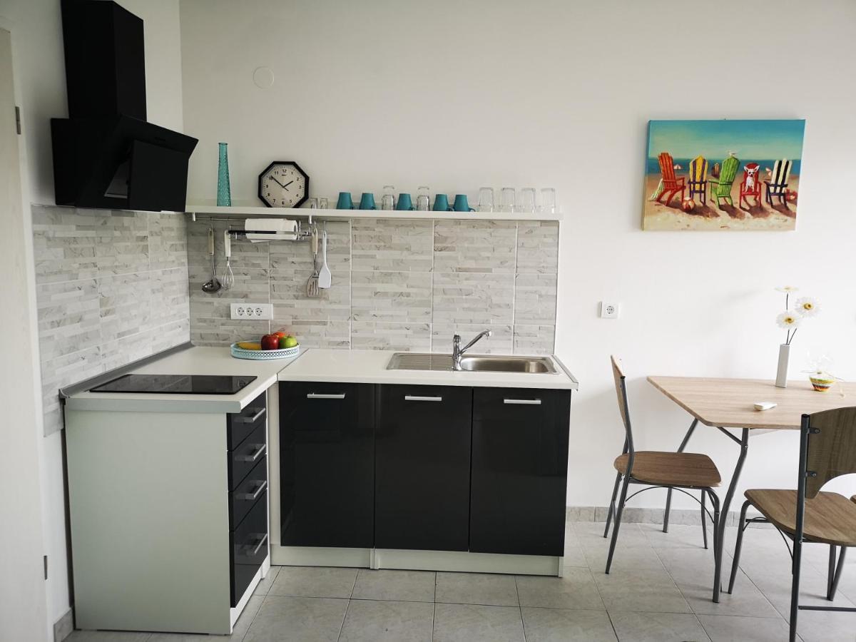 Chillout Apartments With Pool Patricia Fažana Exterior foto