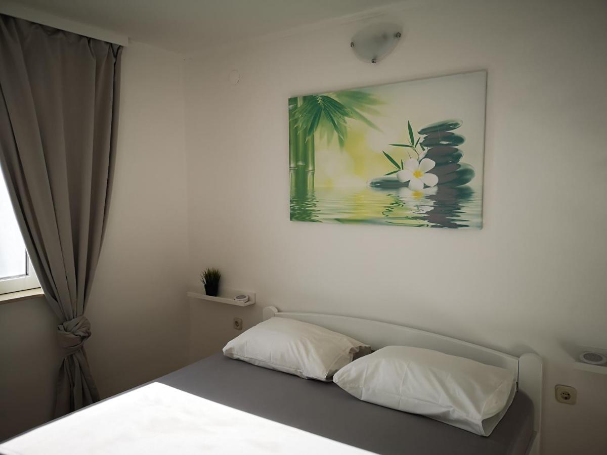 Chillout Apartments With Pool Patricia Fažana Exterior foto