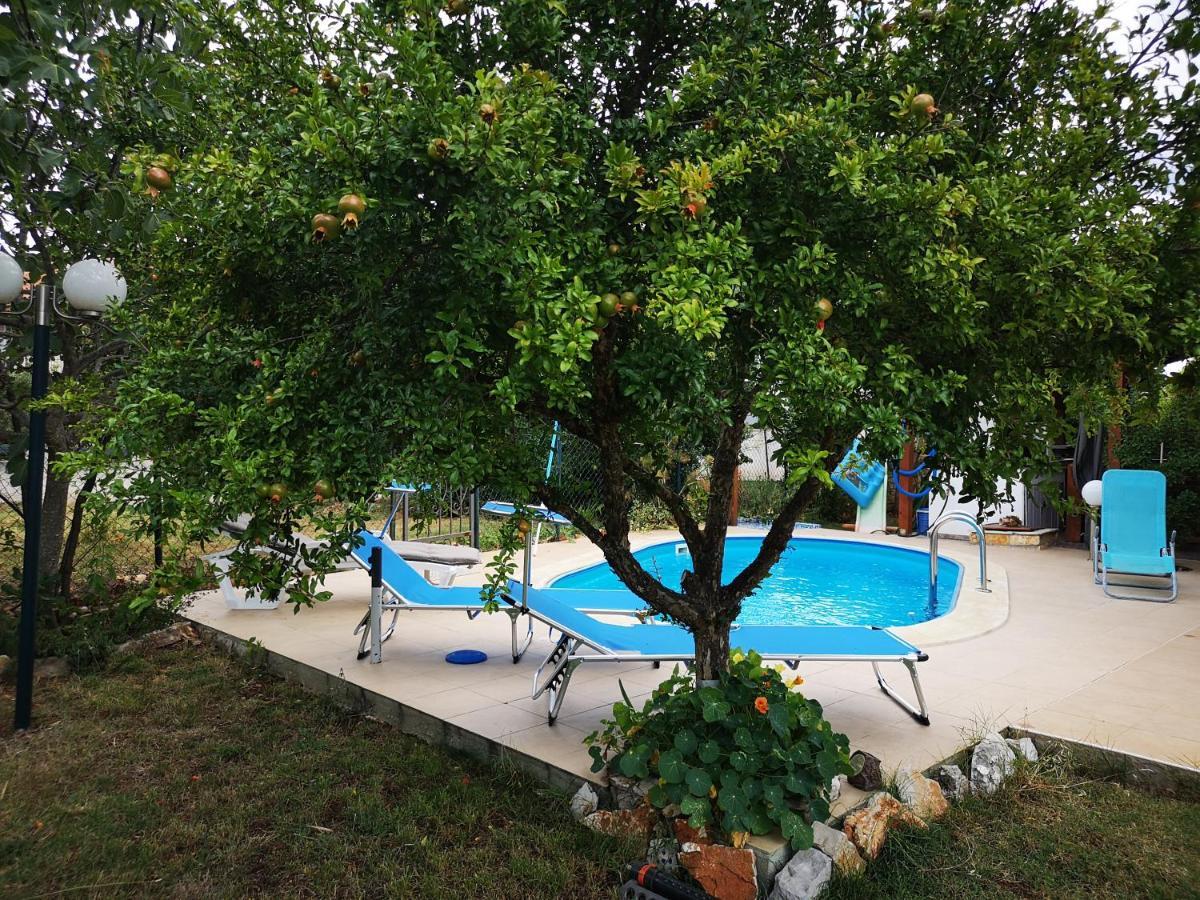Chillout Apartments With Pool Patricia Fažana Exterior foto