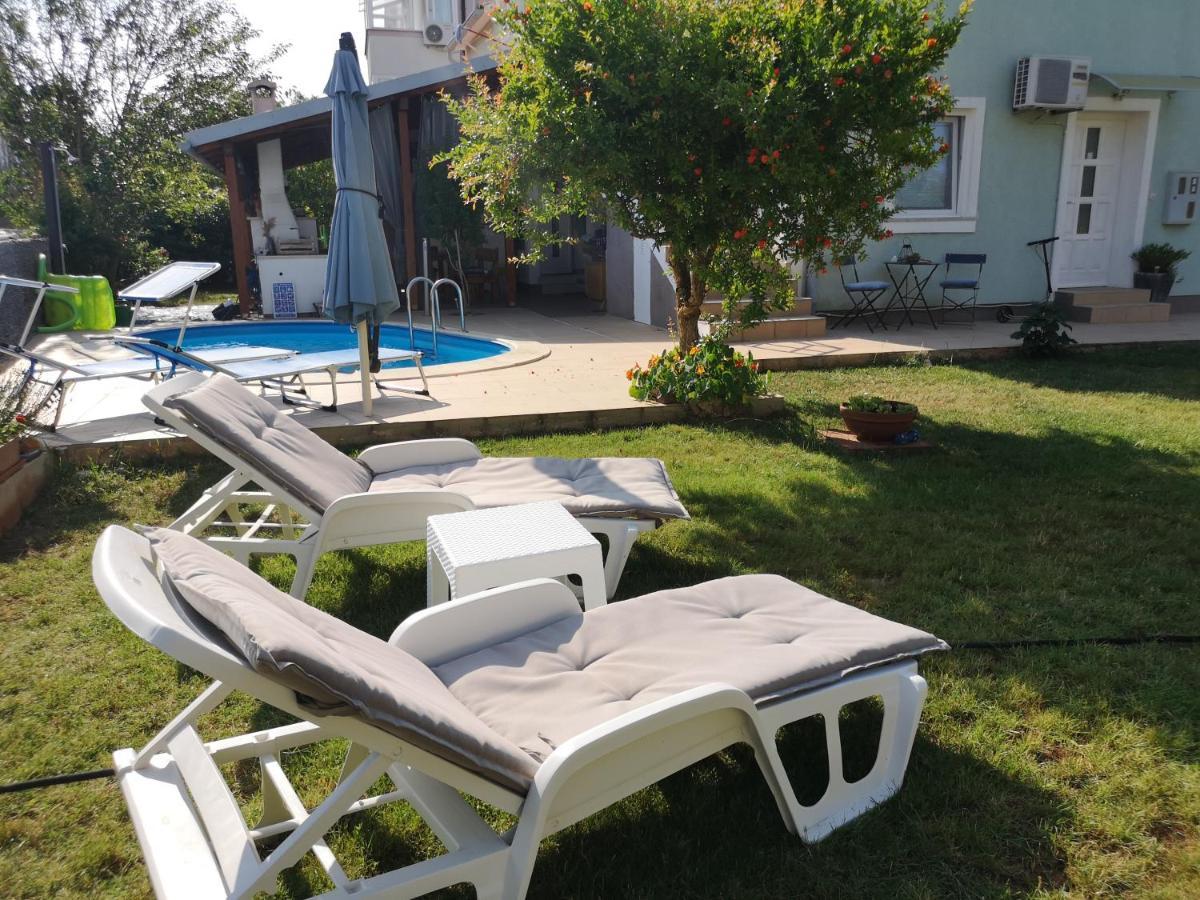 Chillout Apartments With Pool Patricia Fažana Exterior foto
