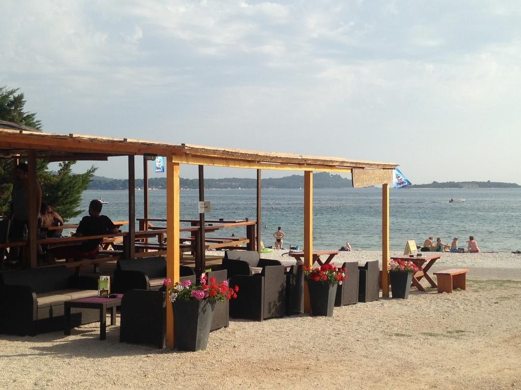 Chillout Apartments With Pool Patricia Fažana Exterior foto